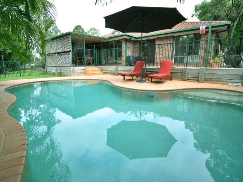 16 Coombe Avenue, Hope Island QLD 4212