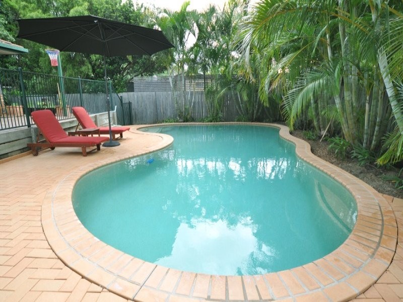16 Coombe Avenue, Hope Island QLD 4212