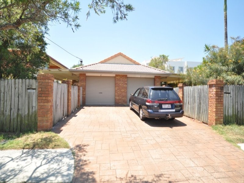 11 Bruce Avenue, Paradise Point QLD 4216