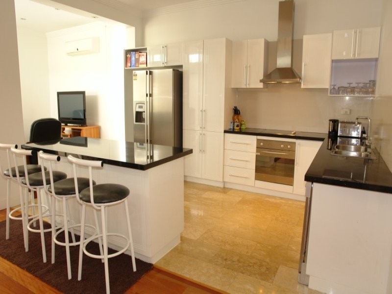316 Bayview Street, Hollywell QLD 4216