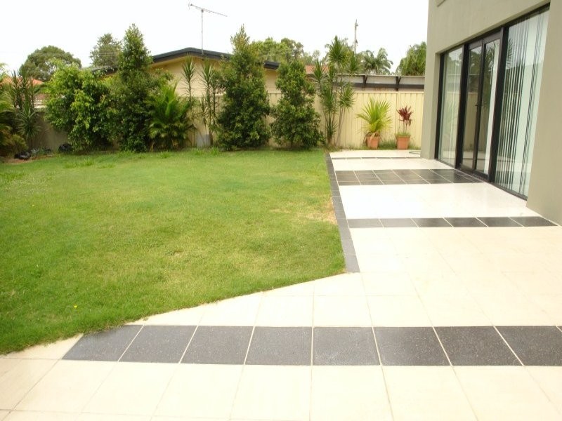 316 Bayview Street, Hollywell QLD 4216