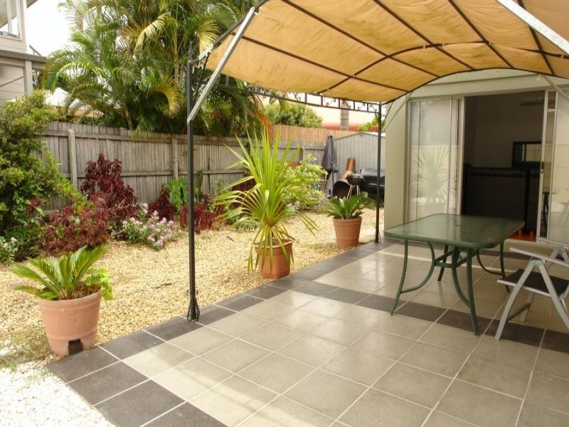 316 Bayview Street, Hollywell QLD 4216
