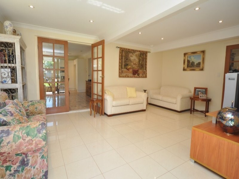 14 Donald Avenue, Paradise Point QLD 4216