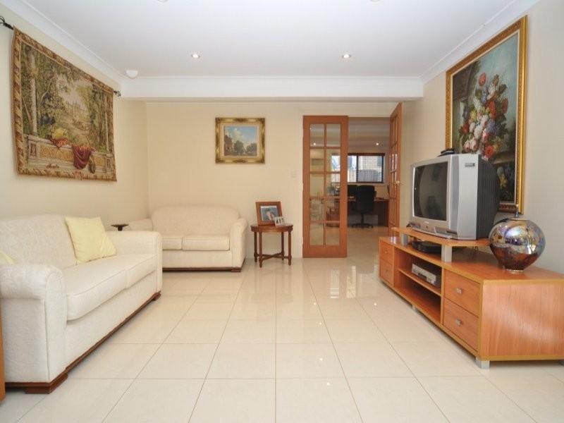 14 Donald Avenue, Paradise Point QLD 4216