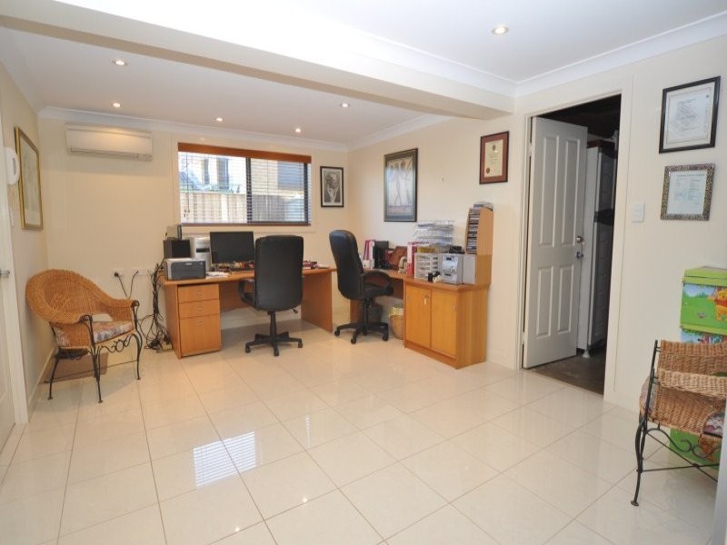 14 Donald Avenue, Paradise Point QLD 4216