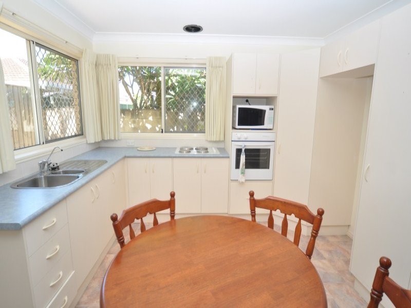 14 Donald Avenue, Paradise Point QLD 4216