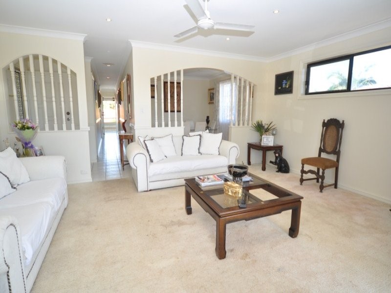 14 Donald Avenue, Paradise Point QLD 4216