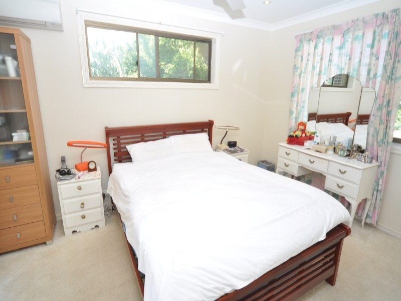 14 Donald Avenue, Paradise Point QLD 4216