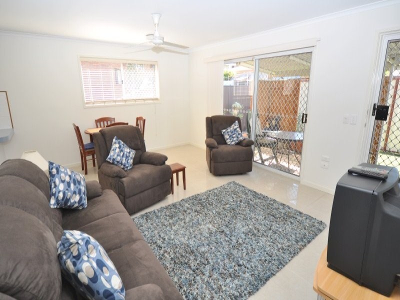2/47 Milton Avenue, Paradise Point QLD 4216