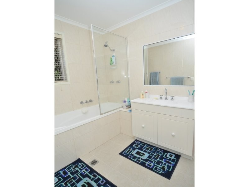 2/47 Milton Avenue, Paradise Point QLD 4216