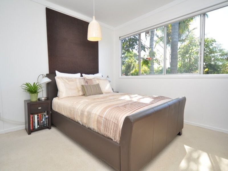 5 Bluegum Avenue, Hollywell QLD 4216