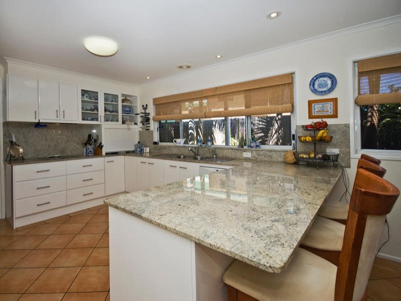 11 Daru Avenue, Runaway Bay QLD 4216
