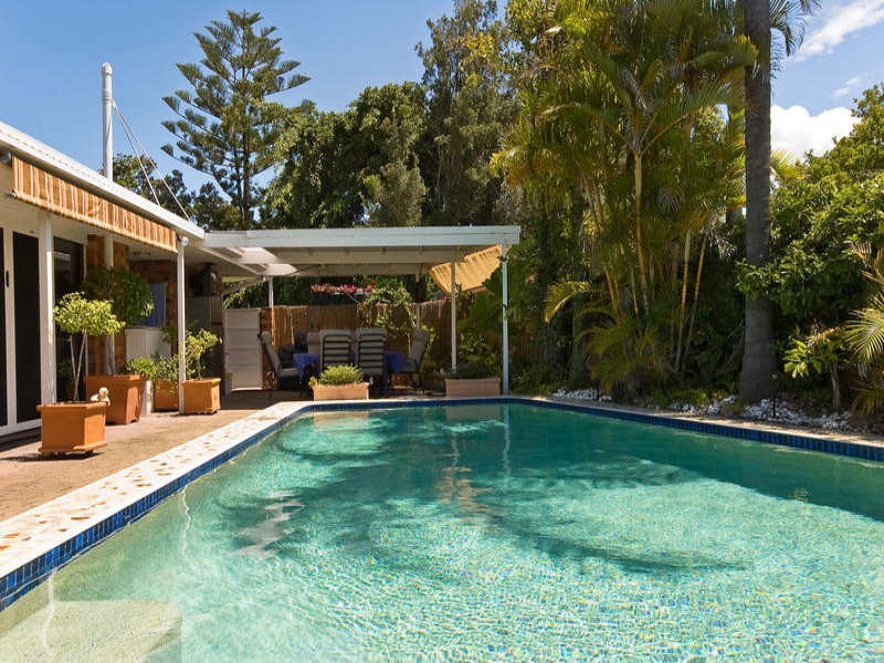 11 Daru Avenue, Runaway Bay QLD 4216