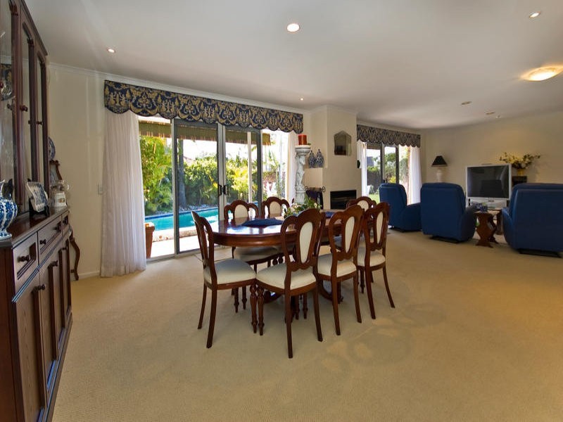 11 Daru Avenue, Runaway Bay QLD 4216