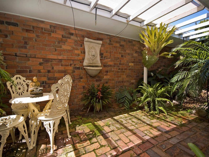 11 Daru Avenue, Runaway Bay QLD 4216
