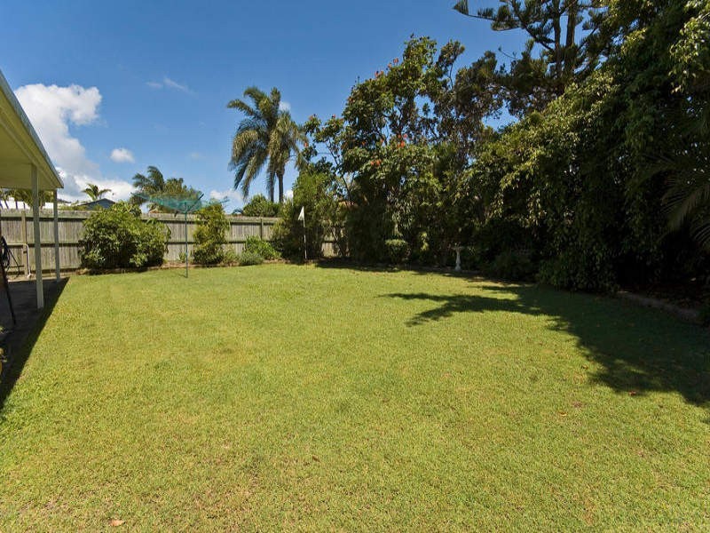 11 Daru Avenue, Runaway Bay QLD 4216