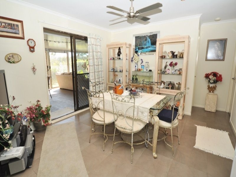 77 Macquarie Avenue, Molendinar QLD 4214
