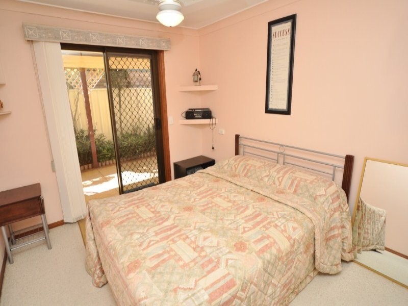 2/8 Maiala Close, Paradise Point QLD 4216