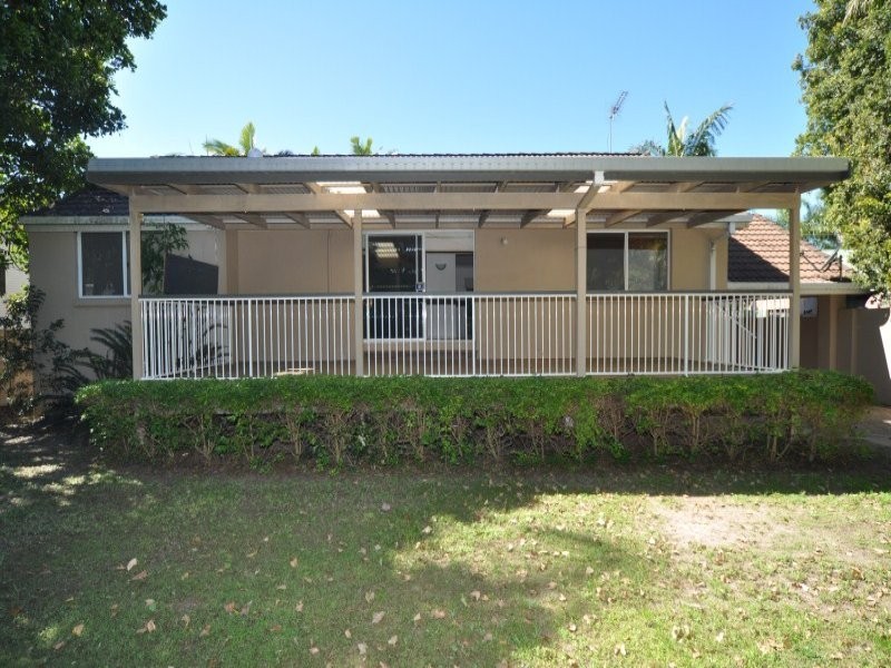 90 Boykambil Esplanade, Hope Island QLD 4212