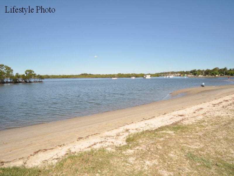 90 Boykambil Esplanade, Hope Island QLD 4212