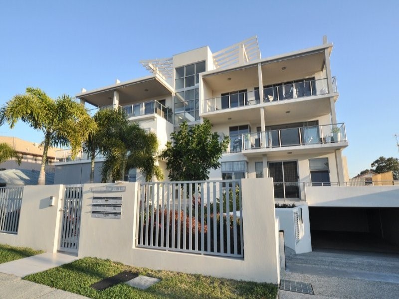 4/8 Victor Avenue, Paradise Point QLD 4216