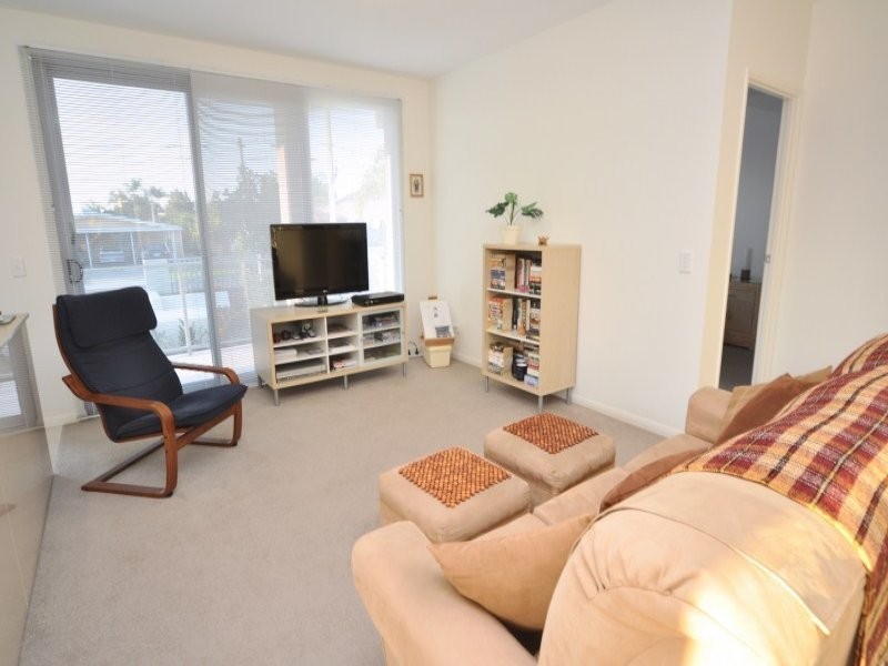 4/8 Victor Avenue, Paradise Point QLD 4216