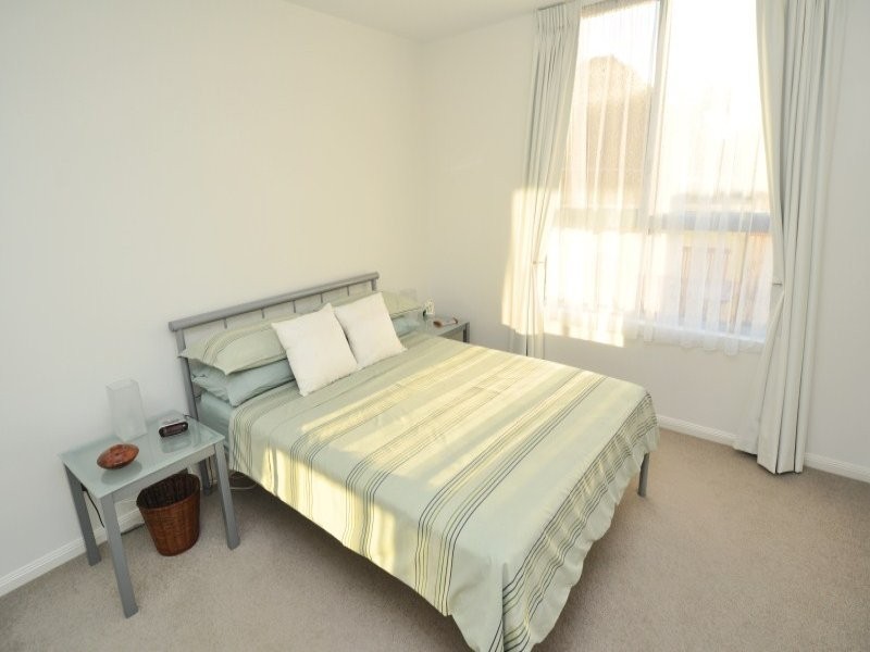 4/8 Victor Avenue, Paradise Point QLD 4216