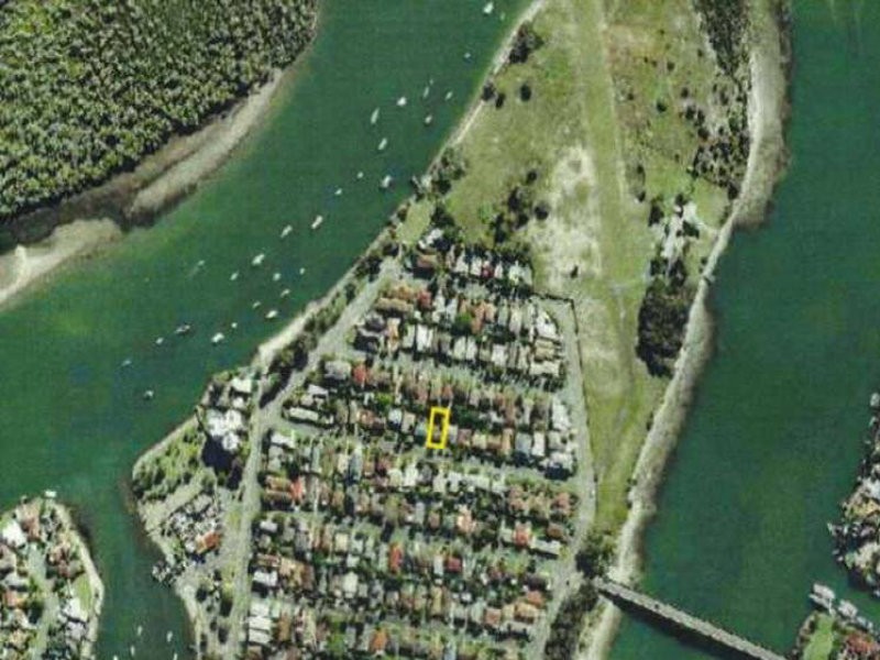 19 Shoveller Avenue, Paradise Point QLD 4216