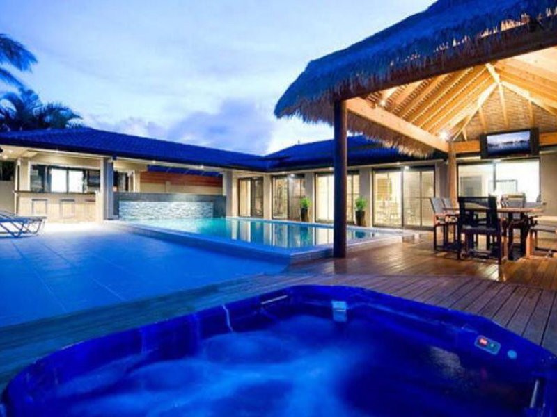 345 Bayview Street, Hollywell QLD 4216