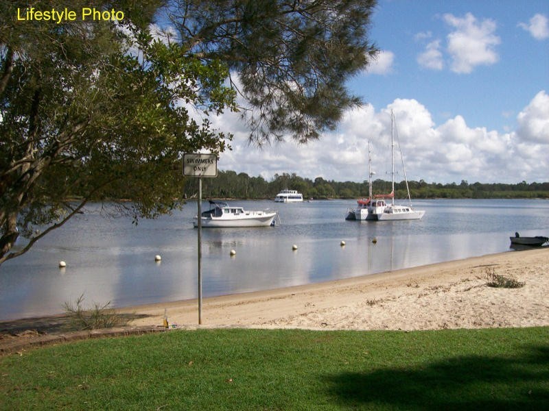 4 Buliti Street, Hope Island QLD 4212