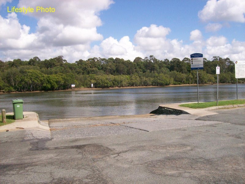 4 Buliti Street, Hope Island QLD 4212