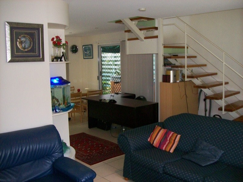 4 Buliti Street, Hope Island QLD 4212