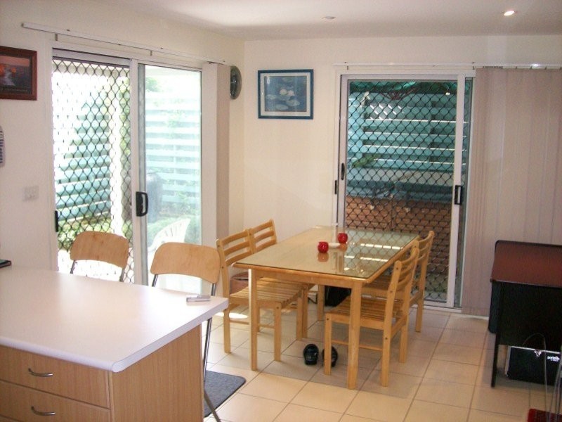 4 Buliti Street, Hope Island QLD 4212