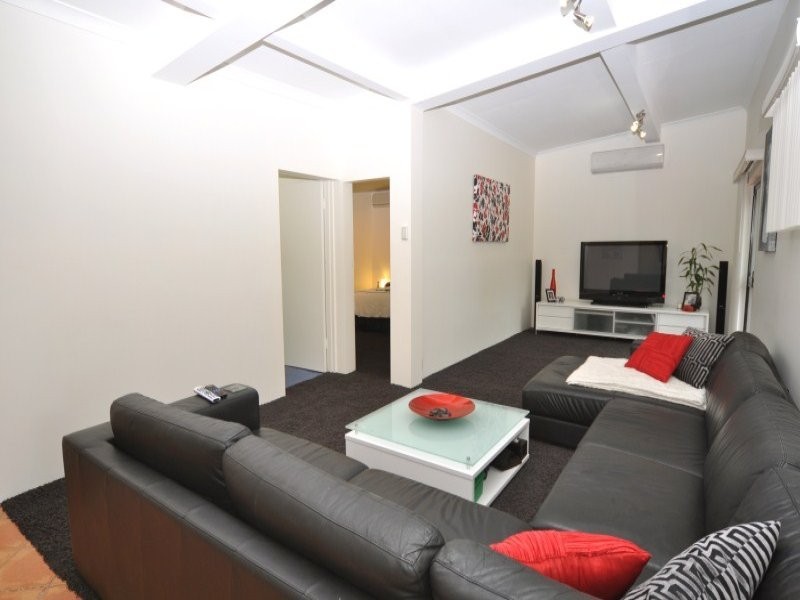 40 Bruce Avenue, Paradise Point QLD 4216