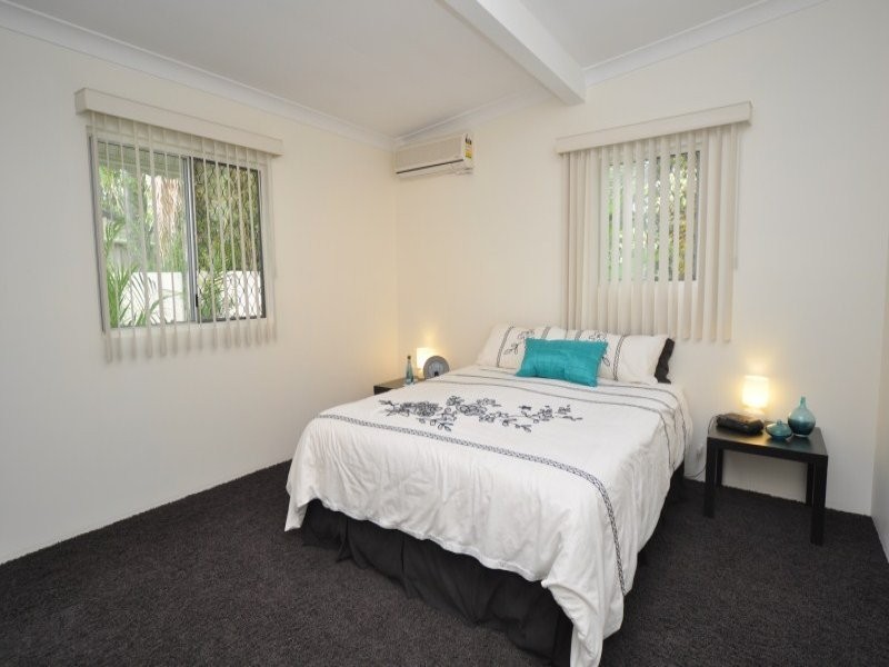 40 Bruce Avenue, Paradise Point QLD 4216