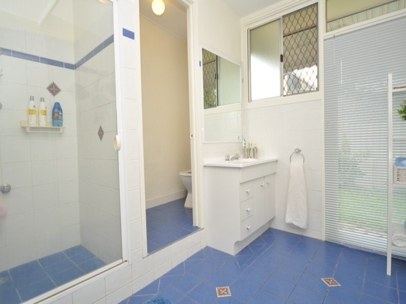 40 Bruce Avenue, Paradise Point QLD 4216