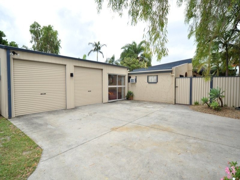 40 Bruce Avenue, Paradise Point QLD 4216