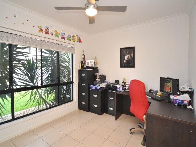 17 The Close, Helensvale QLD 4212