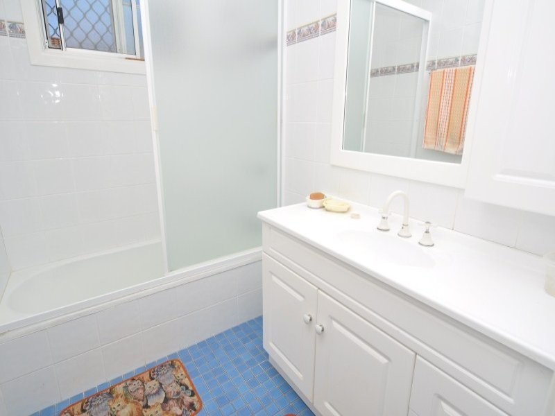34 Abalone Avenue, Paradise Point QLD 4216