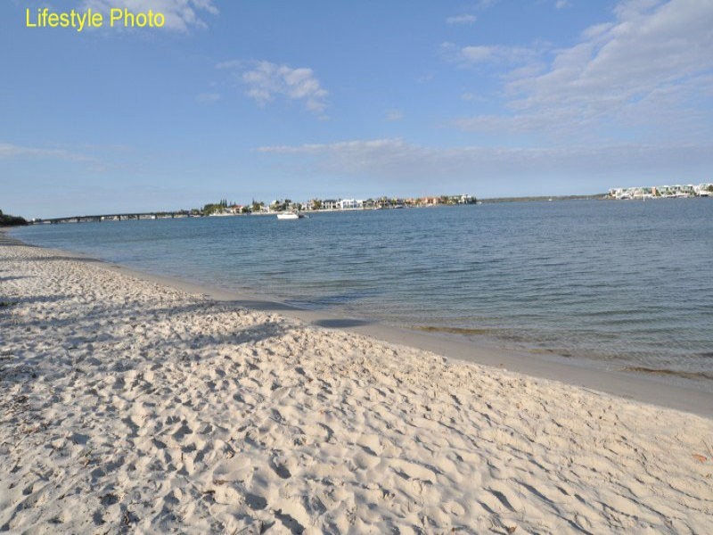 34 Abalone Avenue, Paradise Point QLD 4216