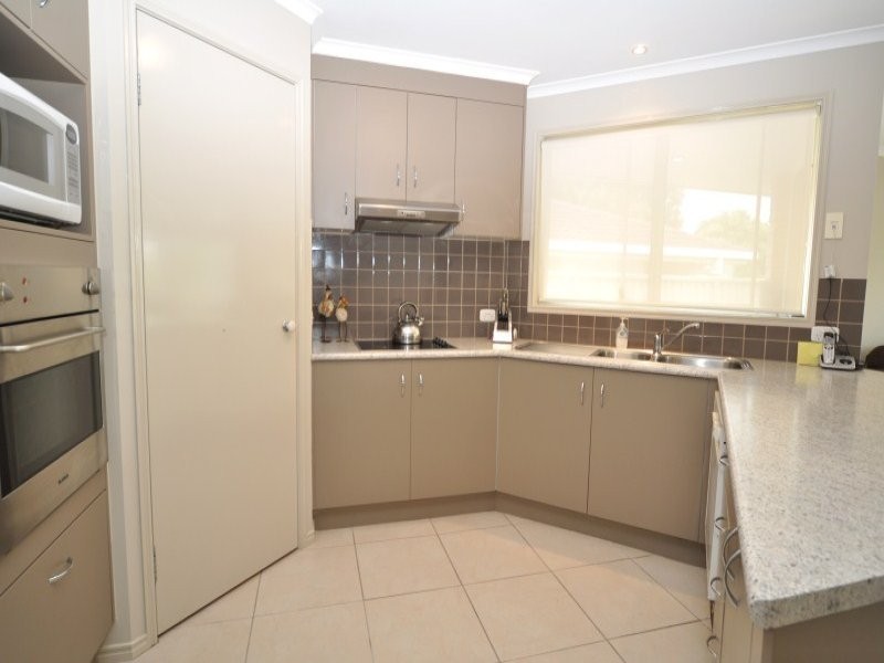 6 Kikori Crescent, Runaway Bay QLD 4216