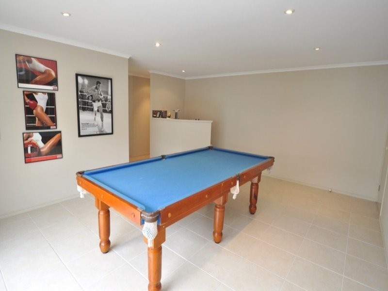 6 Kikori Crescent, Runaway Bay QLD 4216