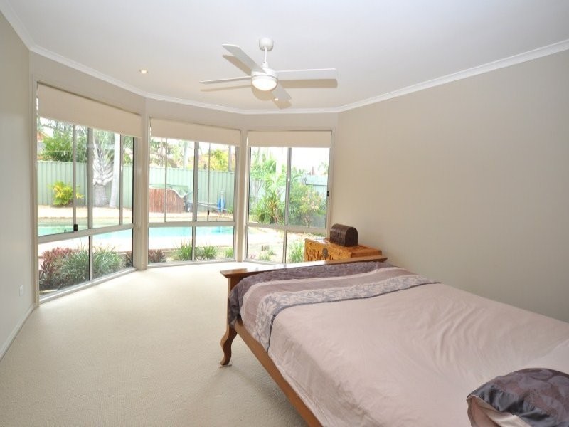 6 Kikori Crescent, Runaway Bay QLD 4216