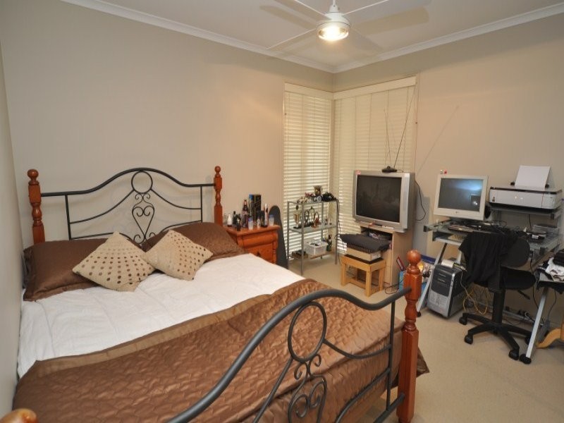 6 Kikori Crescent, Runaway Bay QLD 4216