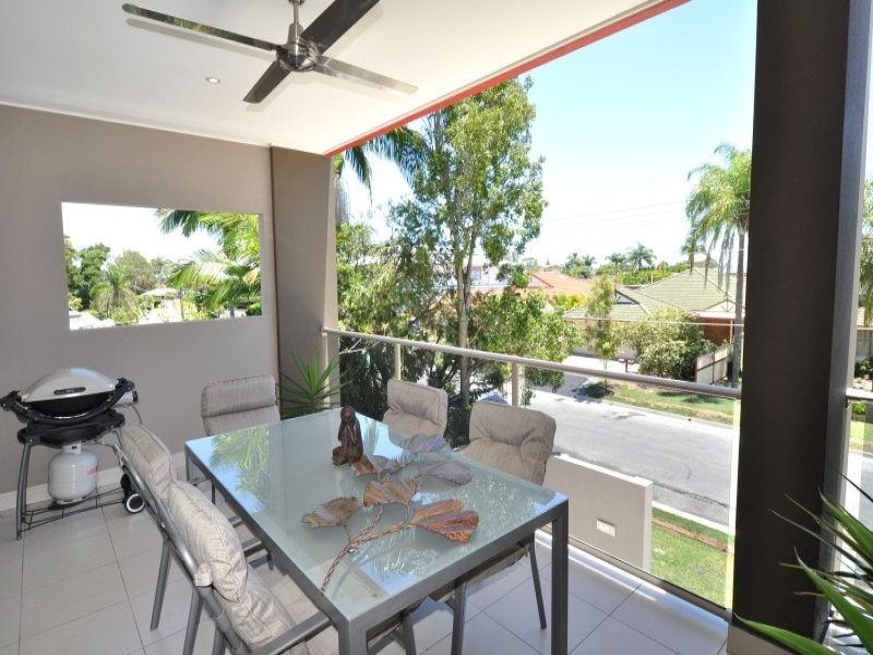 2/8 Teal Avenue, Paradise Point QLD 4216