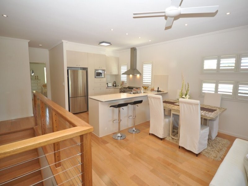 2/8 Teal Avenue, Paradise Point QLD 4216