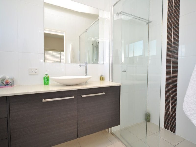 2/8 Teal Avenue, Paradise Point QLD 4216