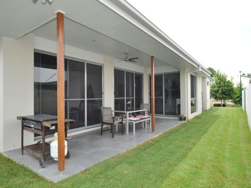 9 RHODIUM CRESCENT, Hope Island QLD 4212