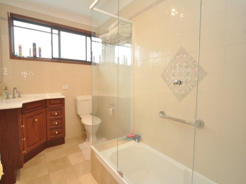 37 Sunbird Avenue, Paradise Point QLD 4216