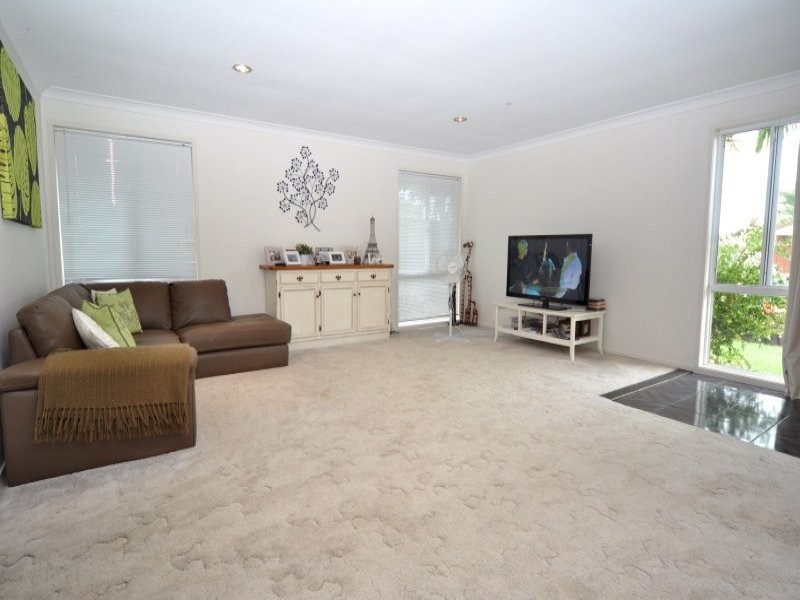 6 Sundown Drive, Paradise Point QLD 4216